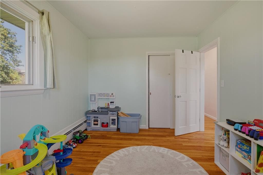 Single Family Residence at 31 REDWOOD Road, Portsmouth, photo 26 of 50