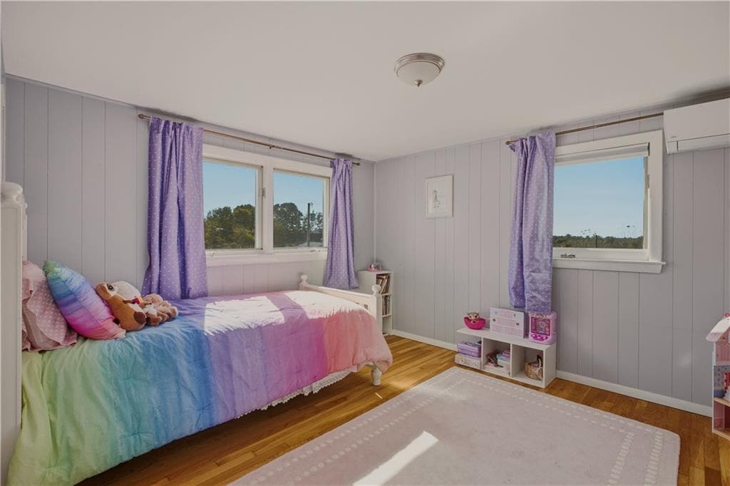Single Family Residence at 31 REDWOOD Road, Portsmouth, photo 32 of 50