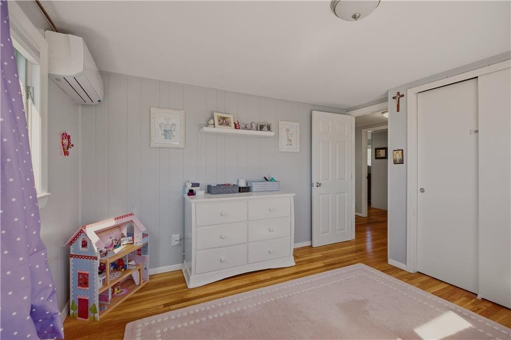 Single Family Residence at 31 REDWOOD Road, Portsmouth, photo 34 of 50