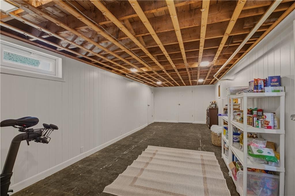Single Family Residence at 31 REDWOOD Road, Portsmouth, photo 44 of 50