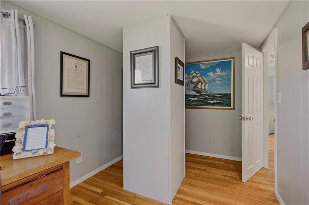 Single Family Residence at 31 REDWOOD Road, Portsmouth, photo 40 of 50