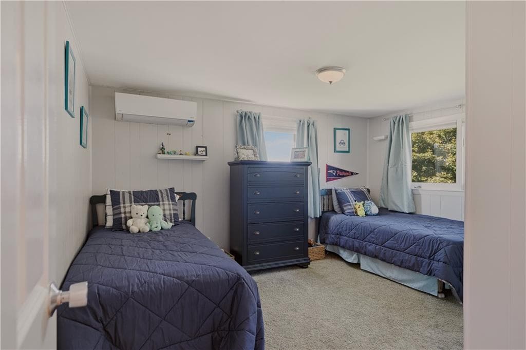 Single Family Residence at 31 REDWOOD Road, Portsmouth, photo 35 of 50