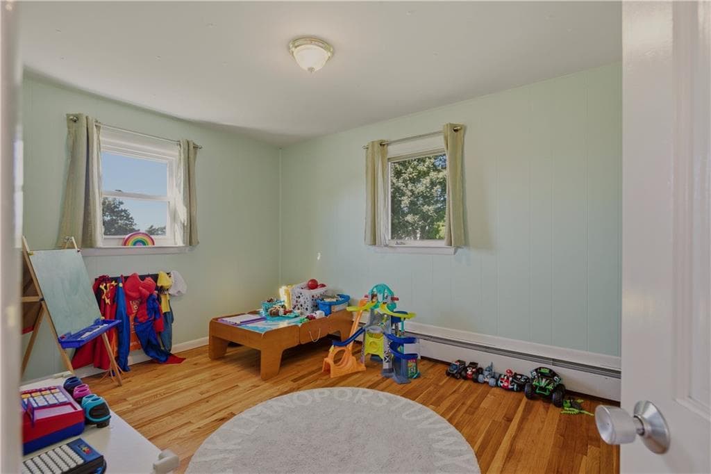 Single Family Residence at 31 REDWOOD Road, Portsmouth, photo 25 of 50