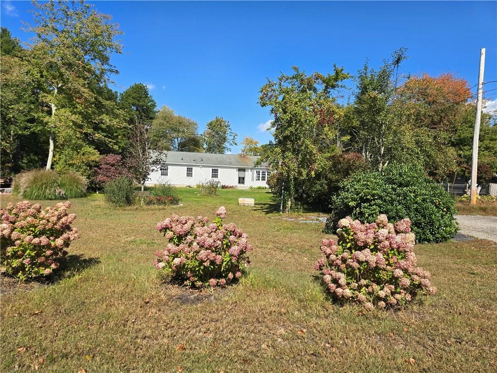 Single Family Residence at 13 Woodville Road, Richmond, photo 3 of 24