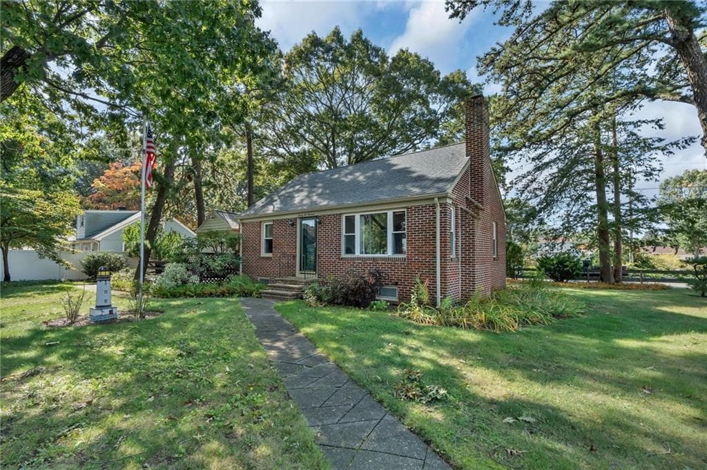 Single Family Residence at 2200 West Shore Road, Warwick, photo 4 of 37