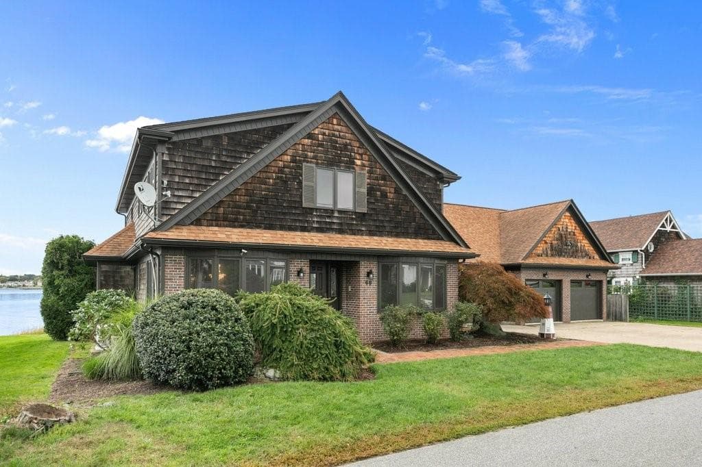 Single Family Residence at 68 Seaview Avenue N, Swansea, photo 2 of 37