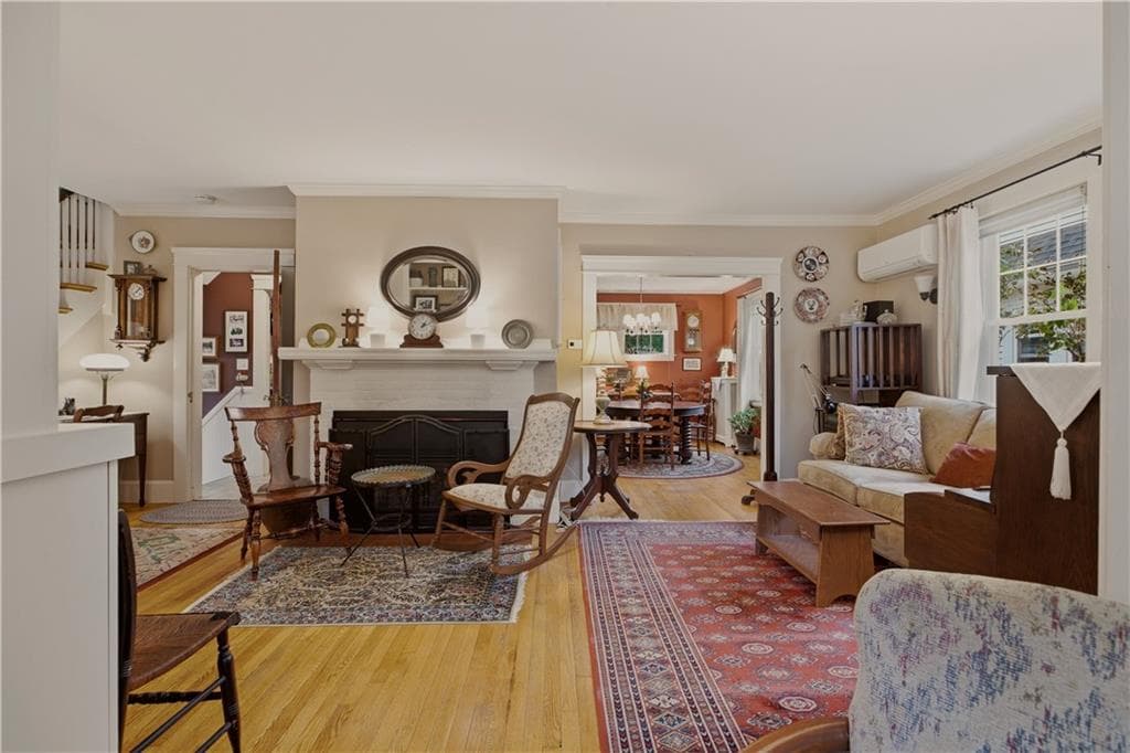 Single Family Residence at 120 Bay View Avenue, Cranston, photo 10 of 50