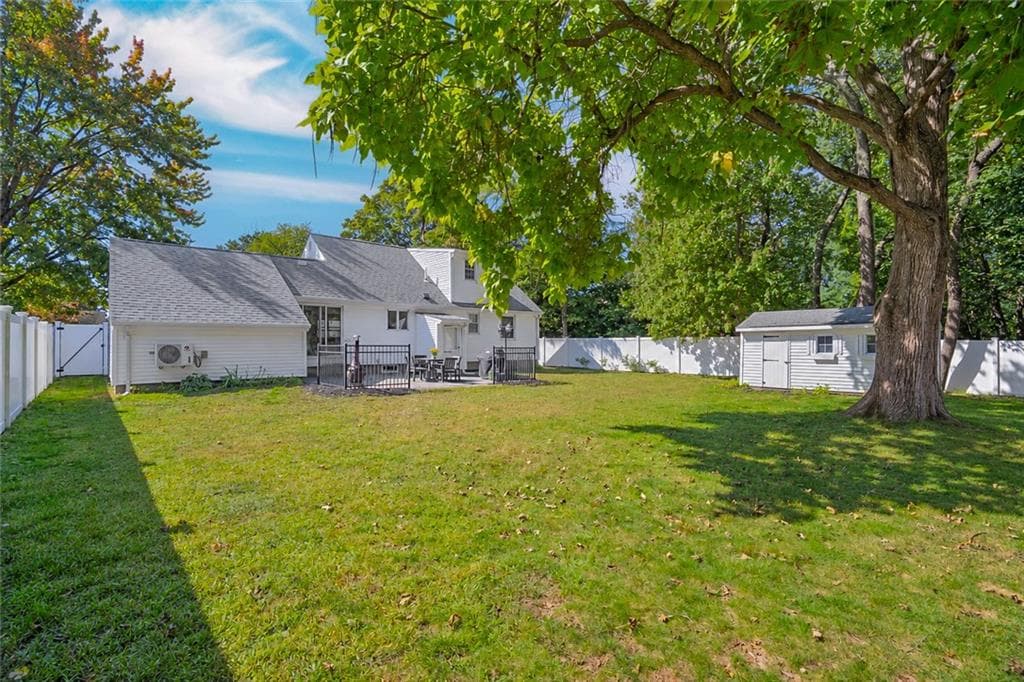 Single Family Residence at 20 Kinnicutt Avenue, Warren, photo 38 of 45