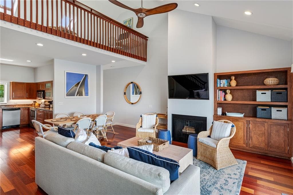 Condominium at 157 Harrison Avenue UNIT 7, Newport, photo 14 of 36