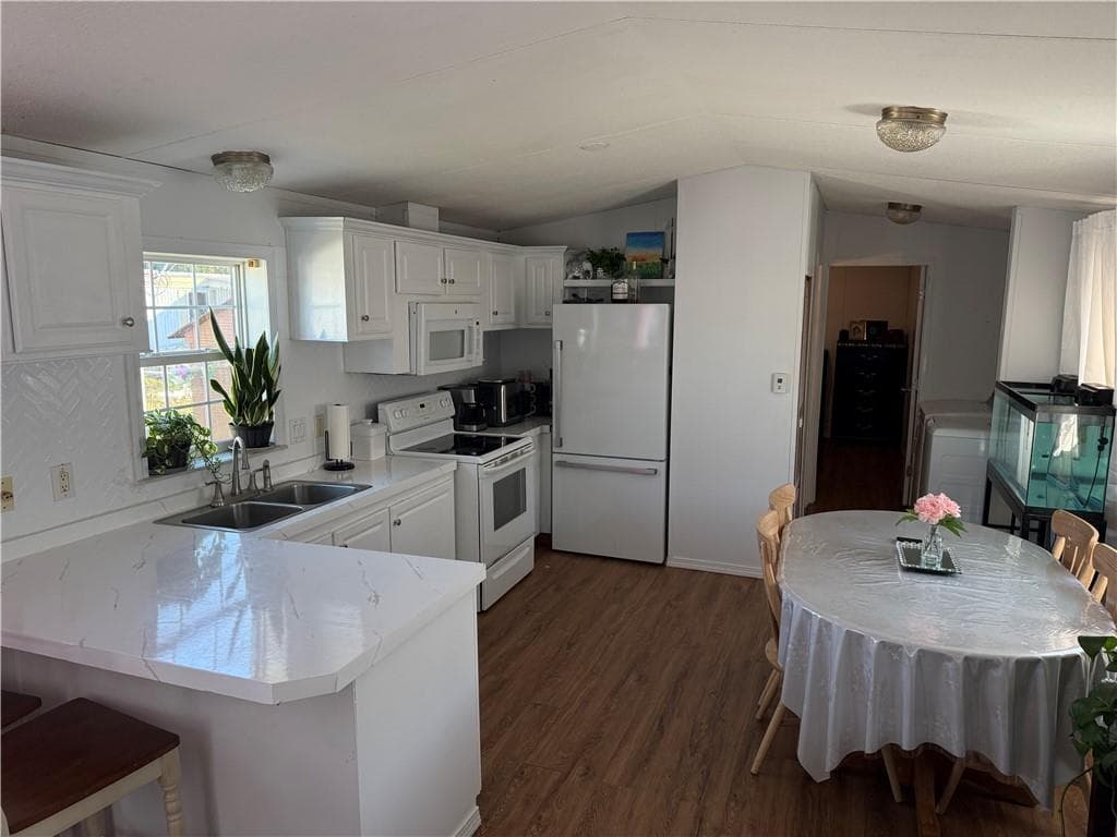 Single Family Residence at 245 13 Manton Street, Pawtucket, photo 6 of 15