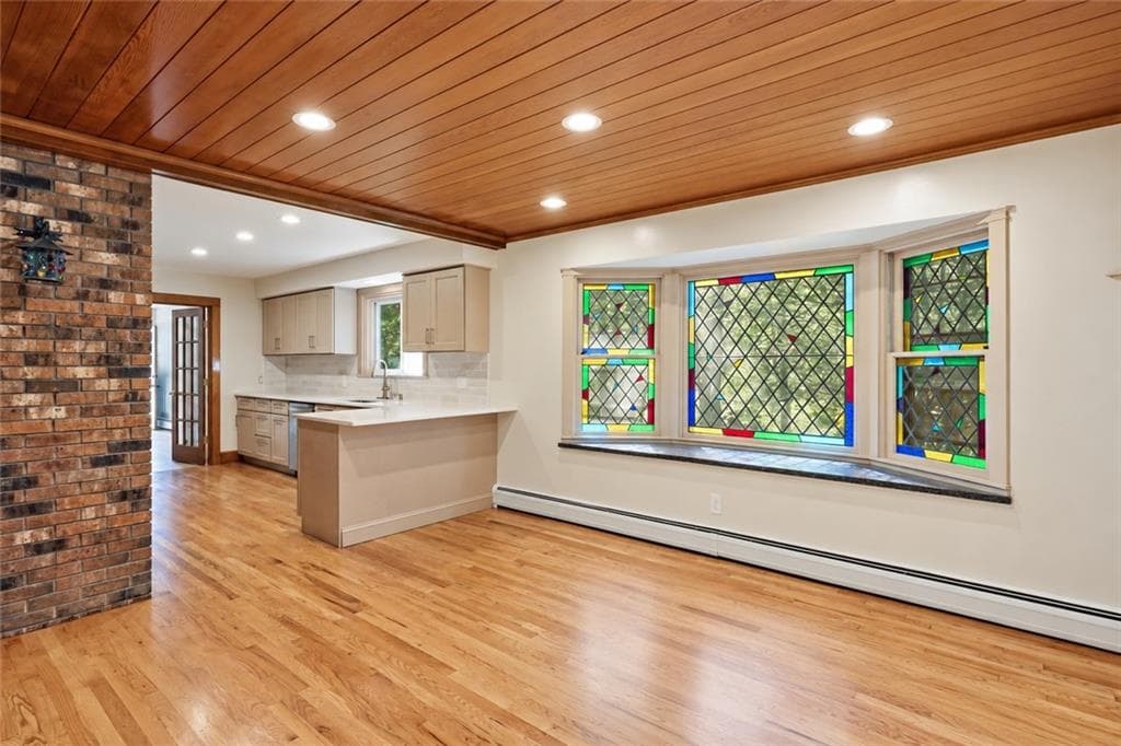 Single Family Residence at 82 Mapleville Road, Smithfield, photo 12 of 48