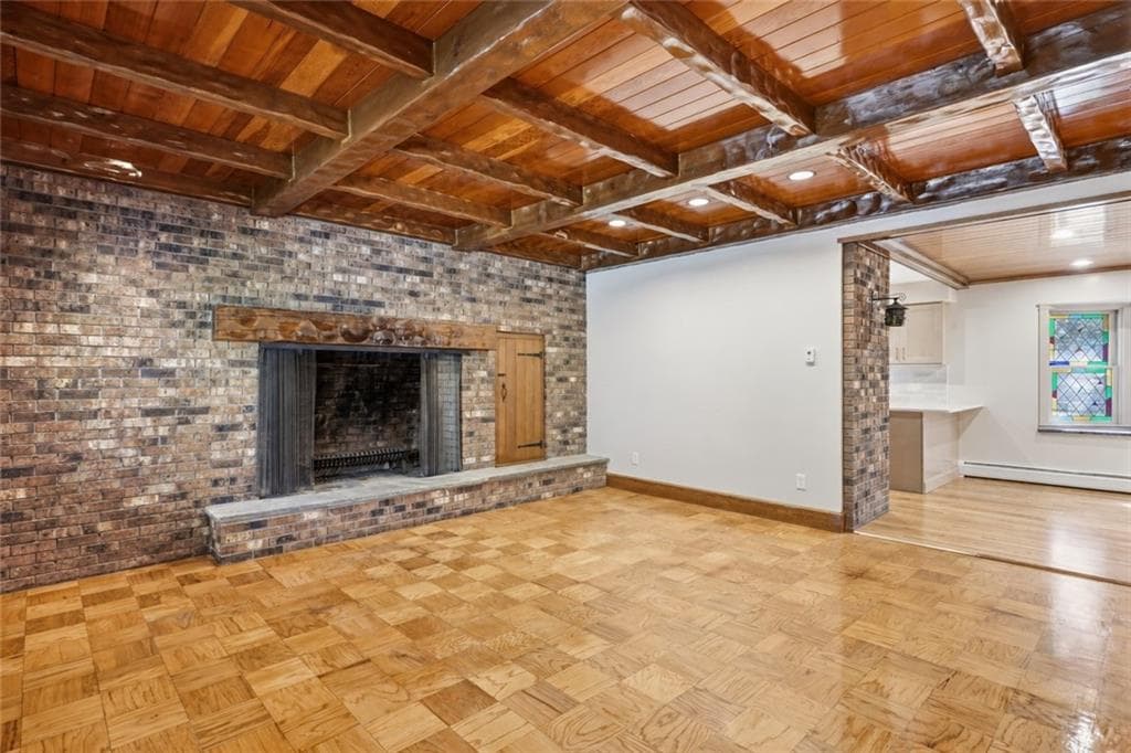 Single Family Residence at 82 Mapleville Road, Smithfield, photo 5 of 48