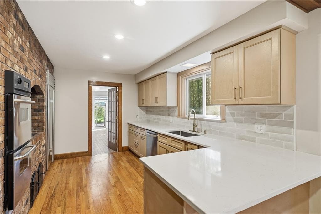 Single Family Residence at 82 Mapleville Road, Smithfield, photo 9 of 48