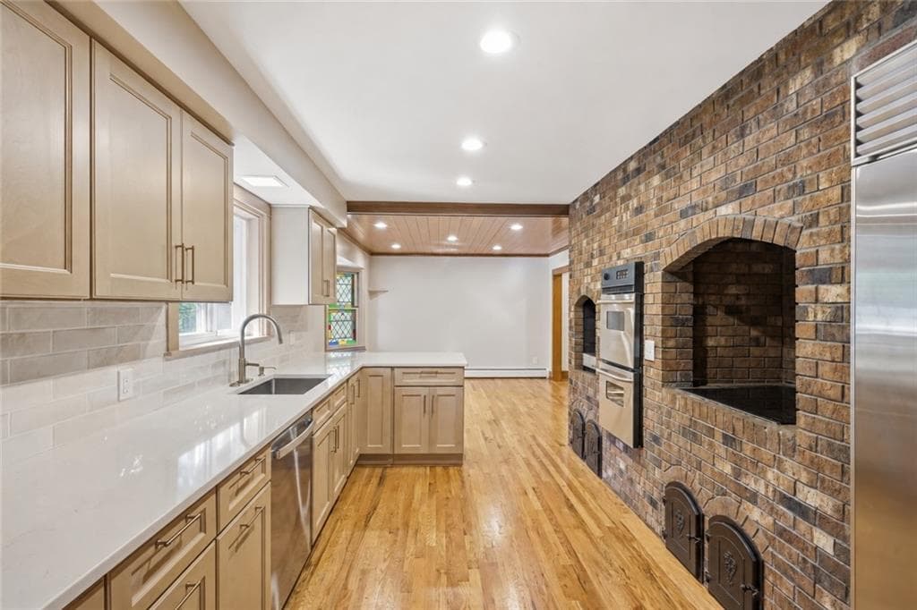 Single Family Residence at 82 Mapleville Road, Smithfield, photo 11 of 48