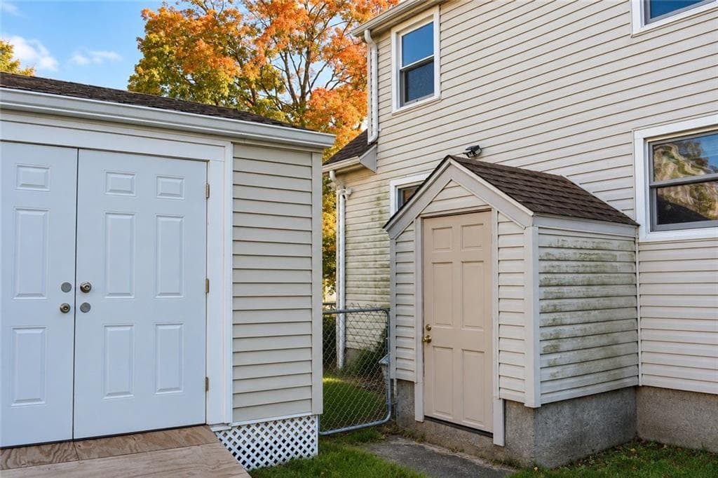 Single Family Residence at East Providence, photo 30 of 33