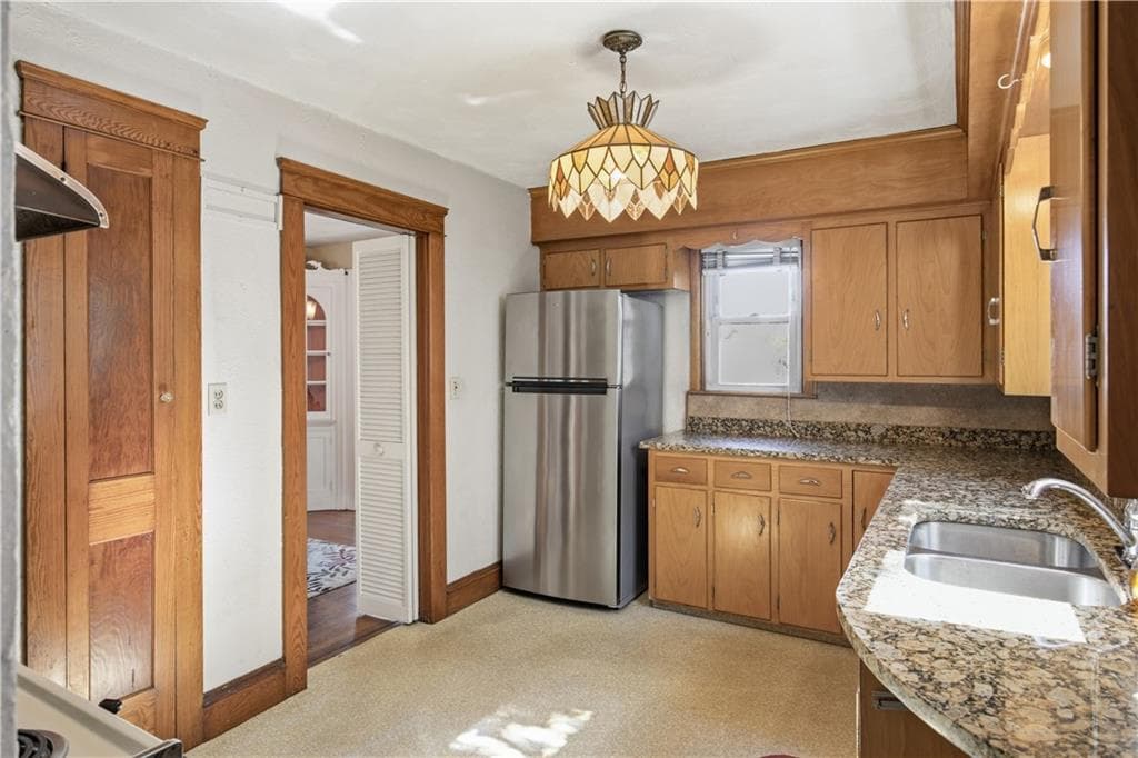 Single Family Residence at 476 East Avenue, Pawtucket, photo 7 of 35