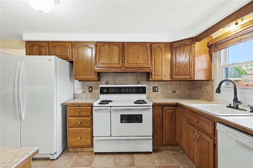 Single Family Residence at 22 Baldino Drive, Cranston, photo 19 of 40