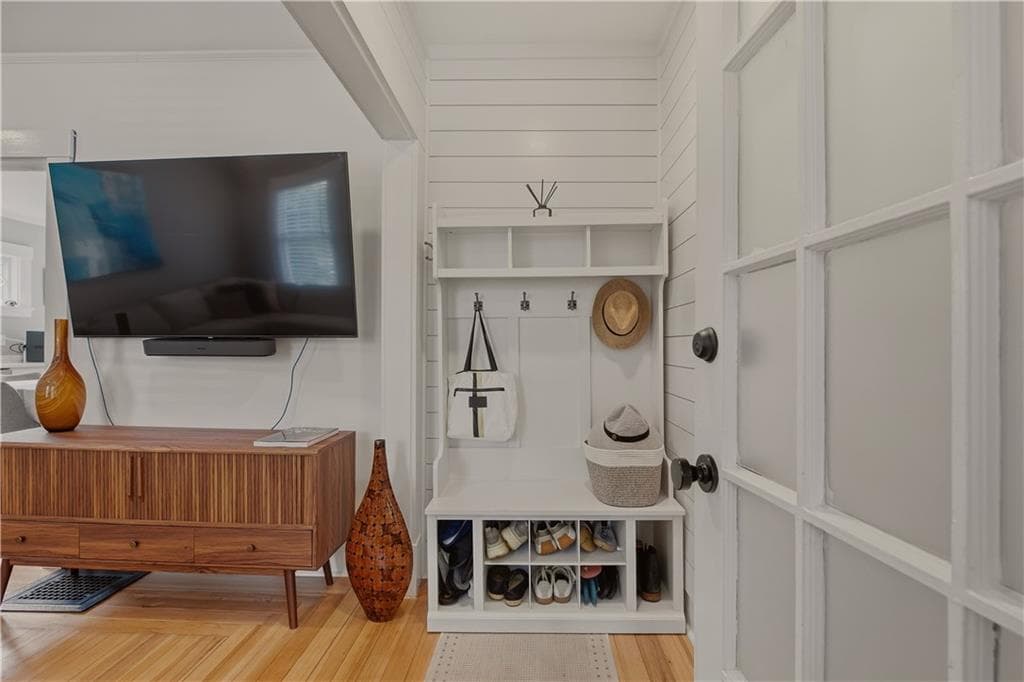 Condominium at 23 Pell Street, Newport, photo 6 of 48
