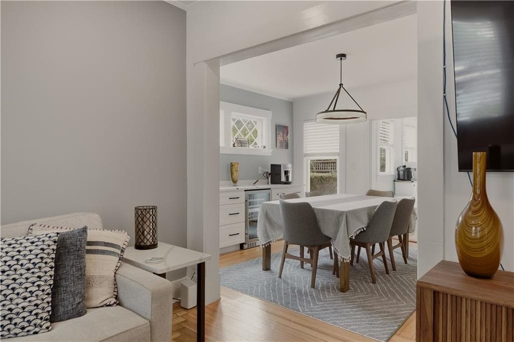 Condominium at 23 Pell Street, Newport, photo 10 of 48
