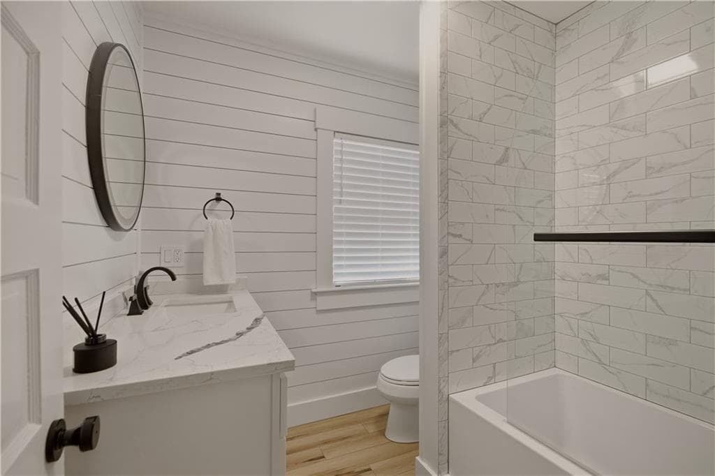 Condominium at 23 Pell Street, Newport, photo 37 of 48
