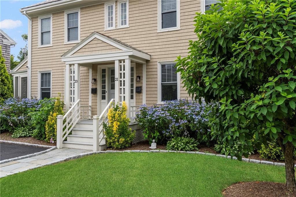 Condominium at 23 Pell Street, Newport, photo 4 of 48