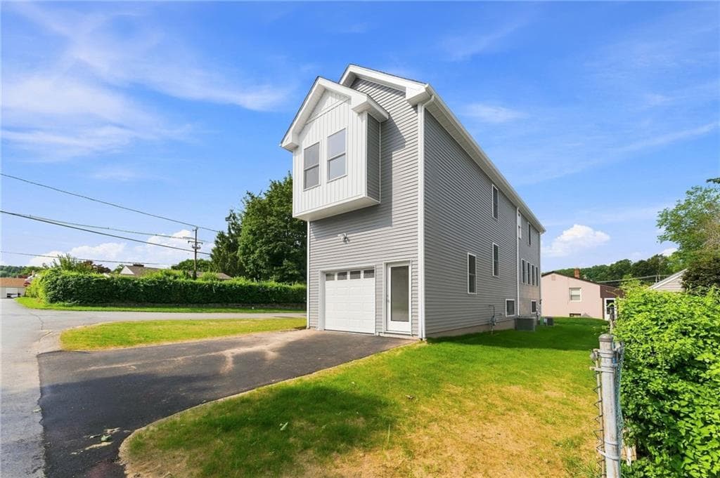 Single Family Residence at 67 Harding Avenue, Johnston, photo 21 of 25