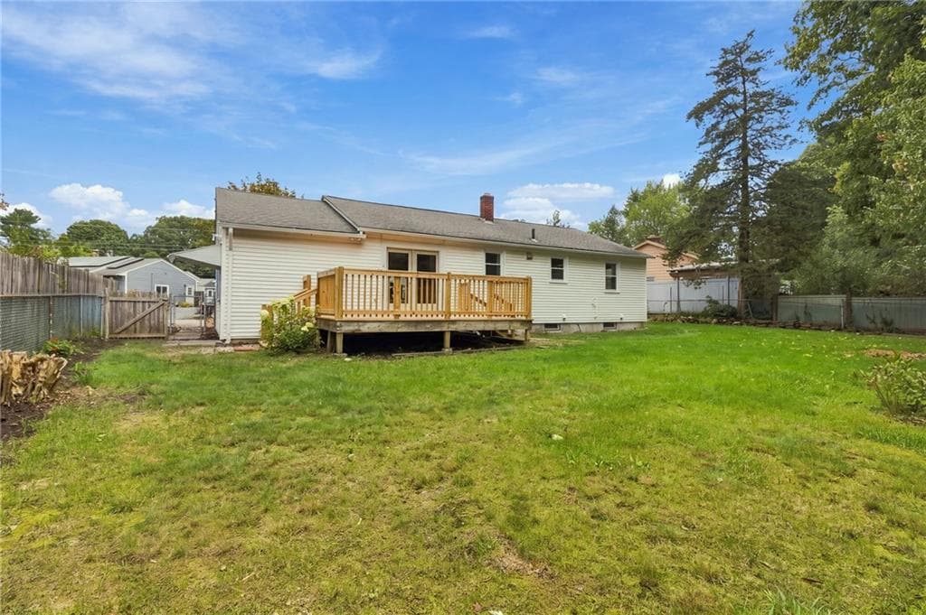 Single Family Residence at 11 Dupont Circle, North Kingstown, photo 5 of 44