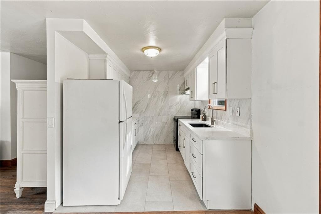 Single Family Residence at 11 Dupont Circle, North Kingstown, photo 14 of 44