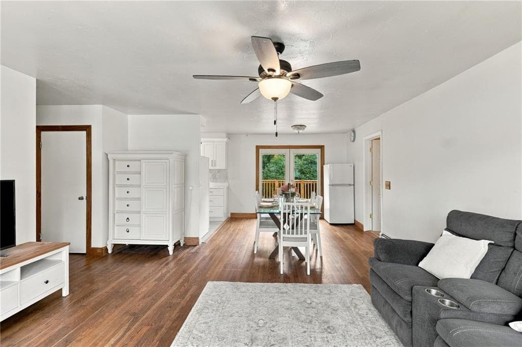 Single Family Residence at 11 Dupont Circle, North Kingstown, photo 18 of 44