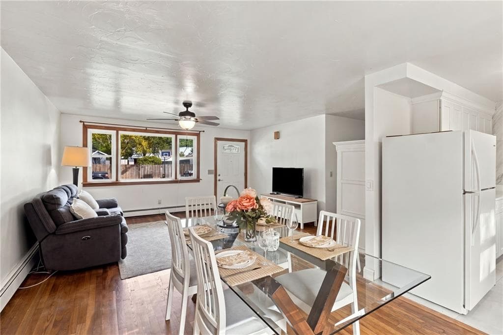 Single Family Residence at 11 Dupont Circle, North Kingstown, photo 15 of 44
