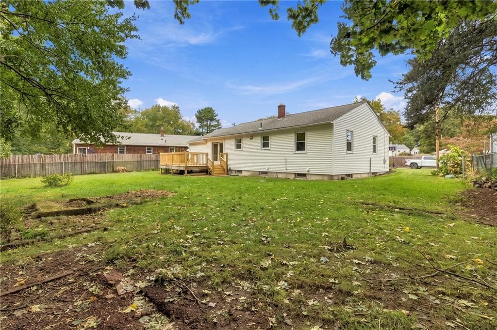 Single Family Residence at 11 Dupont Circle, North Kingstown, photo 4 of 44