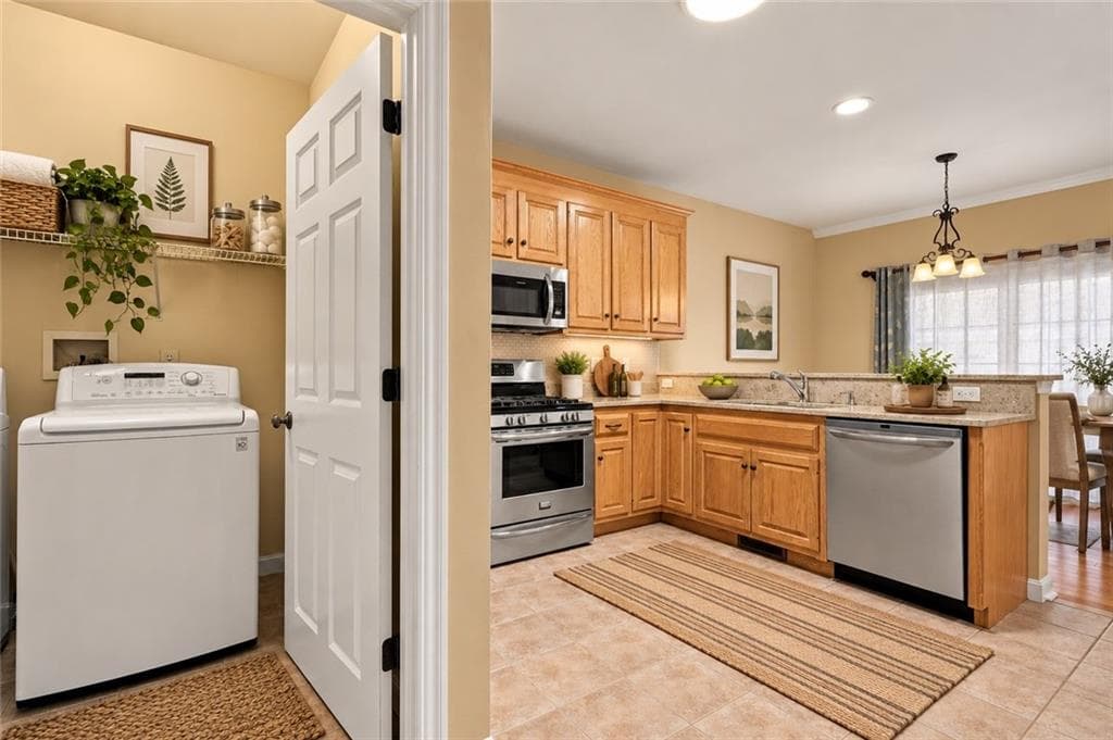 Condominium at 170 Providence Pike UNIT 49, North Smithfield, photo 9 of 25