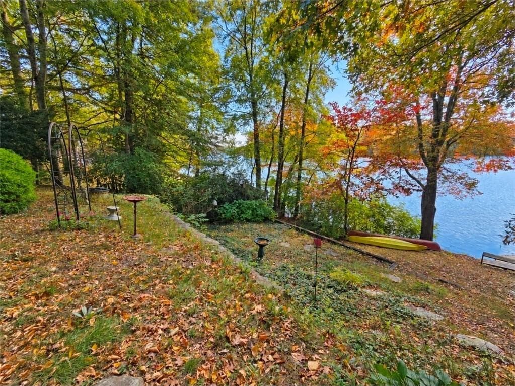 Single Family Residence at 39 Thurston Drive, Hopkinton, photo 14 of 50