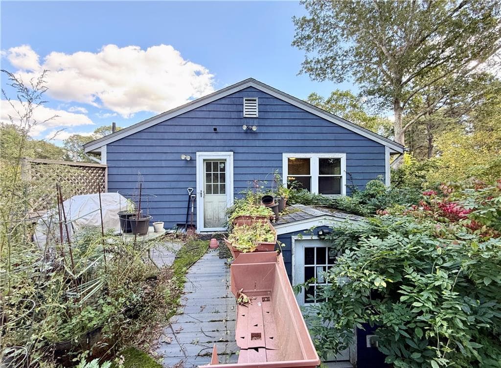 Single Family Residence at 252 Juniper Road, South Kingstown, photo 24 of 26