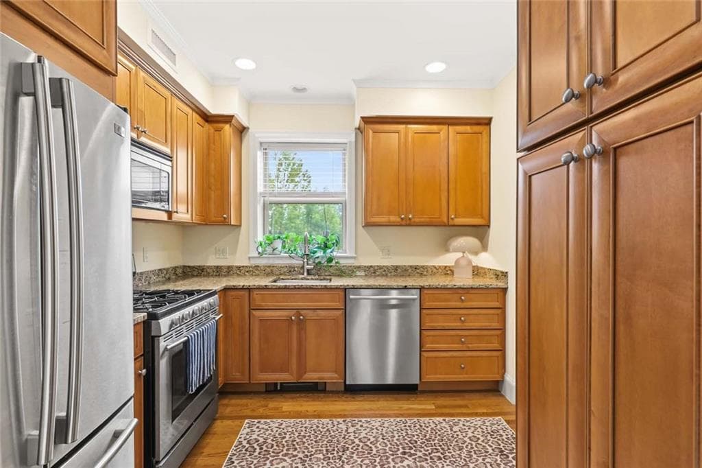 Condominium at 1180 Narragansett Boulevard UNIT F5, Cranston, photo 13 of 31