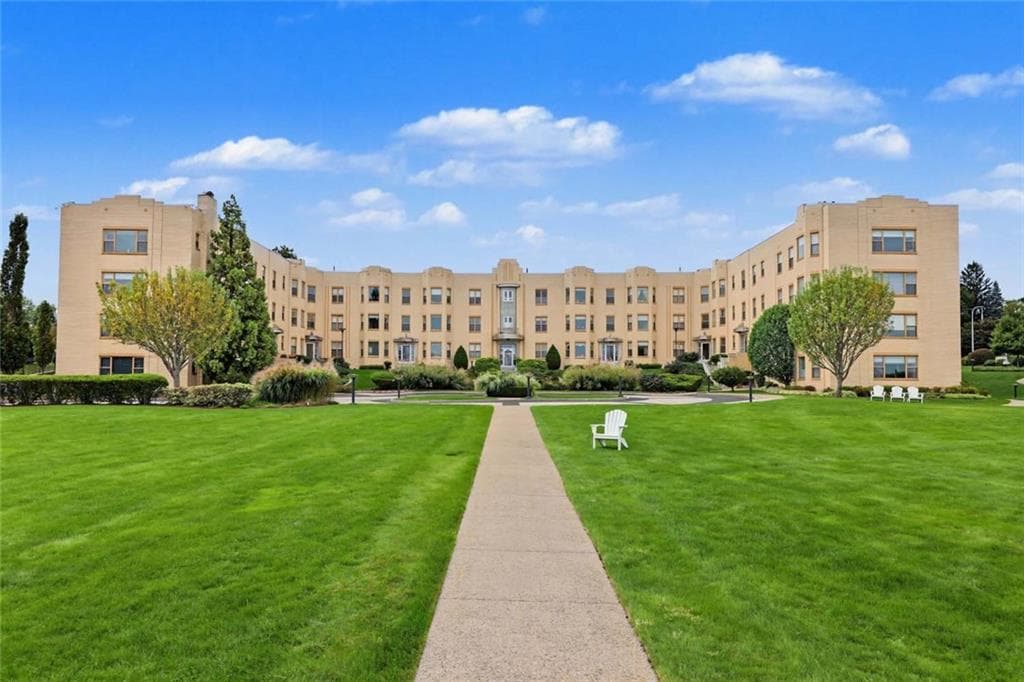 Condominium at 1180 Narragansett Boulevard UNIT F5, Cranston, photo 25 of 31