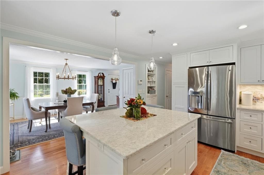 Single Family Residence at 136 Briarwood Drive, South Kingstown, photo 6 of 43