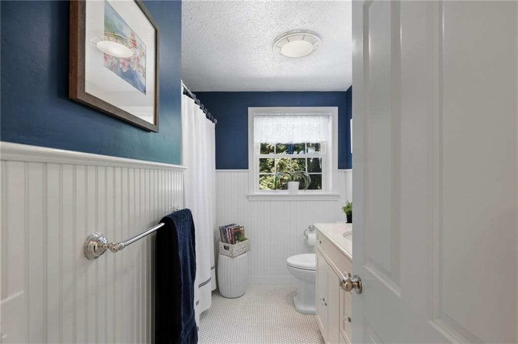 Single Family Residence at 136 Briarwood Drive, South Kingstown, photo 20 of 43