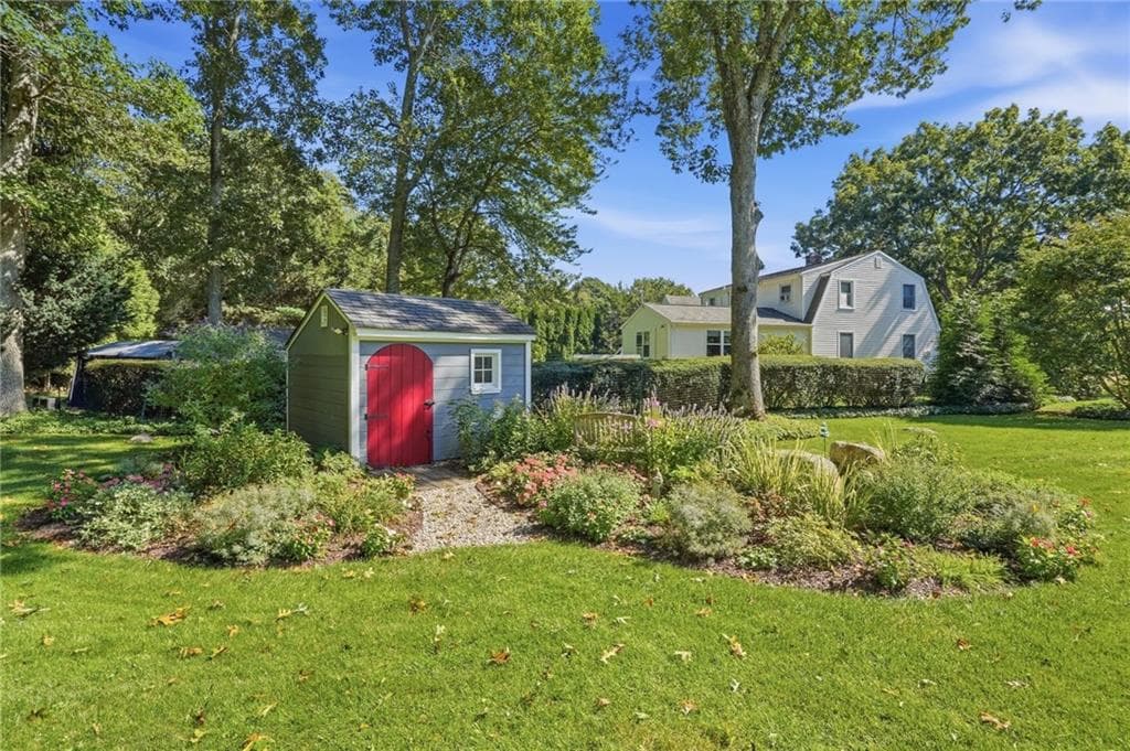 Single Family Residence at 136 Briarwood Drive, South Kingstown, photo 41 of 43