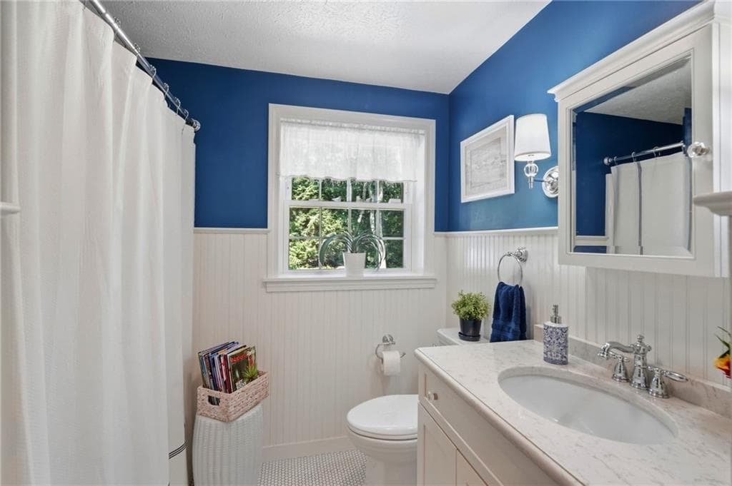 Single Family Residence at 136 Briarwood Drive, South Kingstown, photo 19 of 43