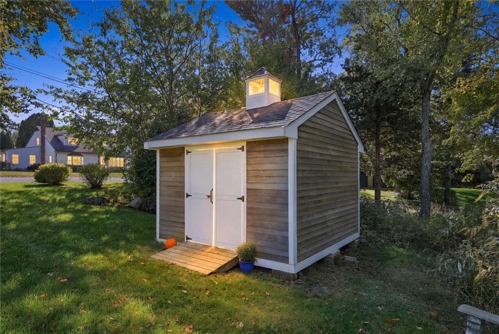 Single Family Residence at 3 Ocean View Avenue, Tiverton, photo 9 of 45