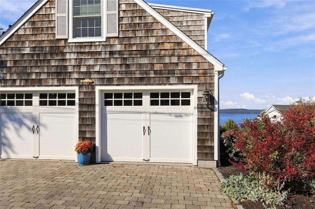 Single Family Residence at 3 Ocean View Avenue, Tiverton, photo 11 of 45