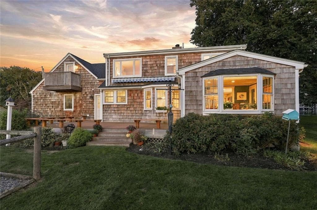 Single Family Residence at 3 Ocean View Avenue, Tiverton, photo 4 of 45