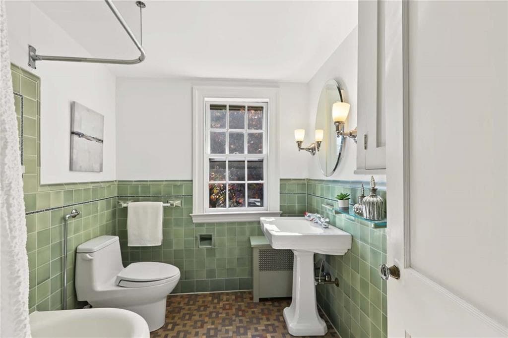 Single Family Residence at 11 Intervale Road, Providence, photo 30 of 50