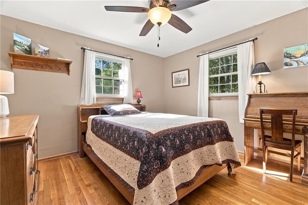 Single Family Residence at 100 Sleepy Hollow Drive, Cumberland, photo 15 of 26