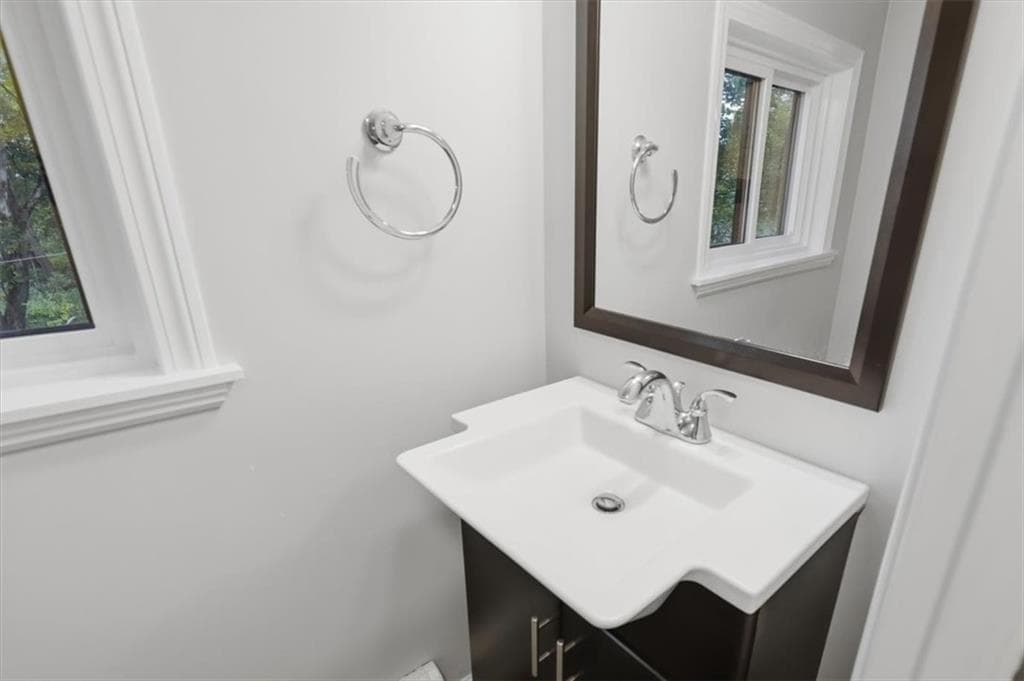 Single Family Residence at 109 Olive Street, Woonsocket, photo 16 of 41