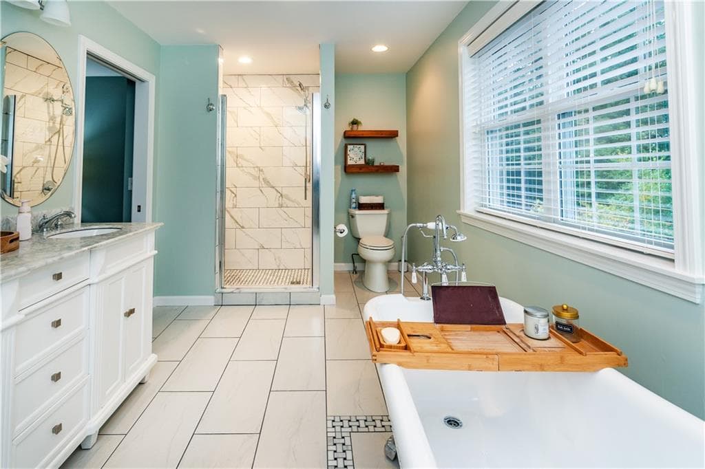 Single Family Residence at 8 Winterberry Road, Lincoln, photo 22 of 50