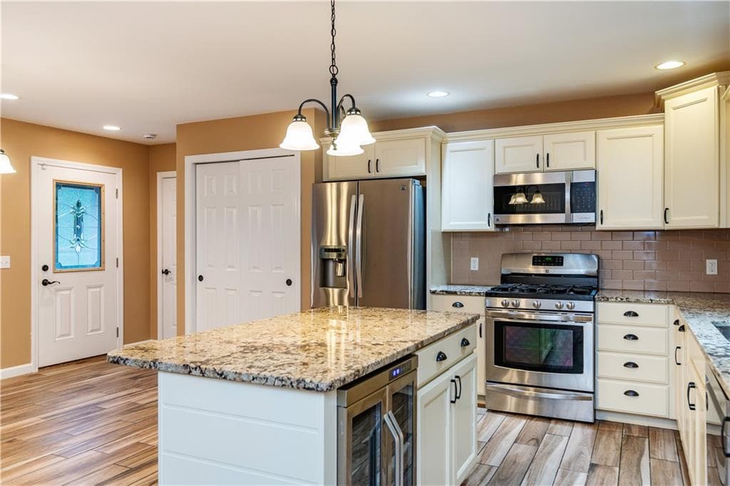 Single Family Residence at 8 Winterberry Road, Lincoln, photo 32 of 50