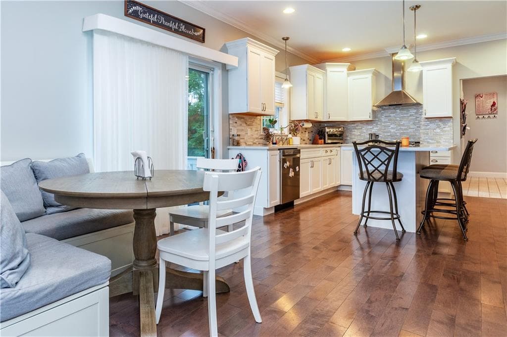 Single Family Residence at 8 Winterberry Road, Lincoln, photo 14 of 50