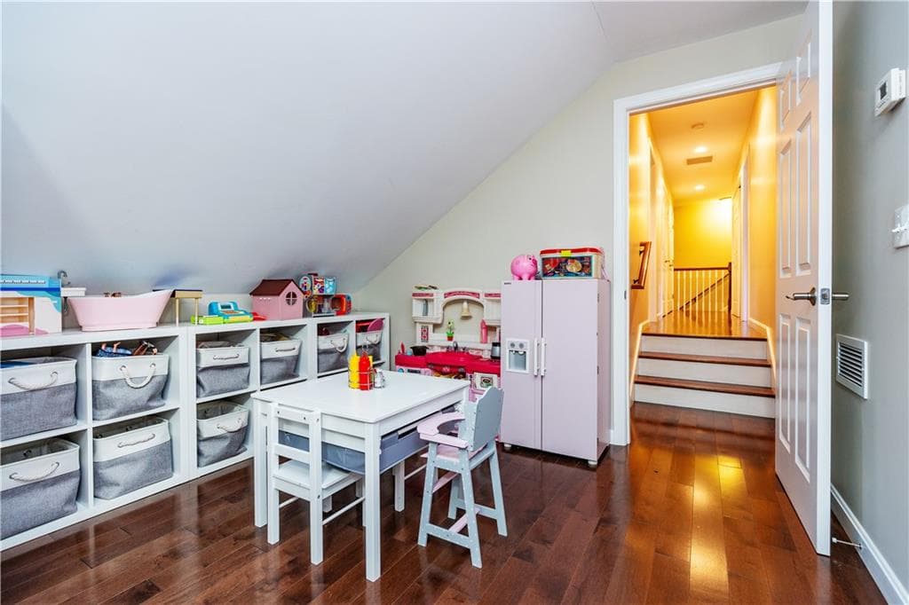 Single Family Residence at 8 Winterberry Road, Lincoln, photo 29 of 50